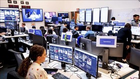 Facebook tuyển nhân viên EU xây dựng metaverse
