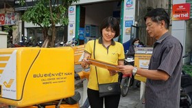 Từ hôm nay, trả kết quả BHXH tại nhà qua bưu điện