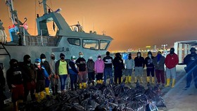 Các túi cocaine bị thu giữ từ một con tàu ở Tumaco, Colombia ngày 4-11. Ảnh: REUTERS