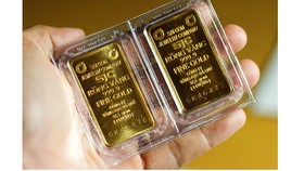 Giá vàng SJC vẫn cao hơn thế giới 7,4 triệu đồng/lượng