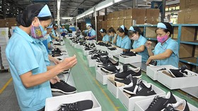 Nỗ lực thực hiện “mục tiêu kép” ở khu công nghiệp
