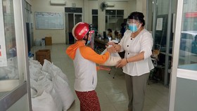 Người dân phường 13 (quận Tân Bình) mong sớm được hỗ trợ