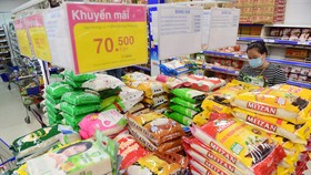Hàng hóa thiết yếu đồng loạt giảm giá