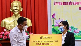 T&T Group trao tặng 140.000 bộ kit test nhanh Covid-19 và 150 tấn gạo hỗ trợ một số tỉnh phía Nam chống dịch