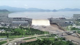 Nguy cơ vỡ đập Đại Phục Hưng