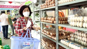 Xem xét tăng số lần đi chợ của người dân vùng xanh