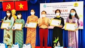 Tuyên dương 64 “Đóa hồng tình nguyện”