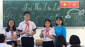 Giáo viên trung học: Tự hào người truyền lửa