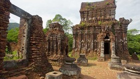 Khu di tích khảo cổ Óc Eo