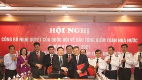Ông Trần Sỹ Thanh (phải hàng trên) , tân Tổng Kiểm toán Nhà nước.