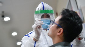 TPHCM xét nghiệm Covid-19 khẩn cấp tất cả bệnh viện trong đêm
