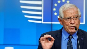 Đại diện cấp cao phụ trách an ninh và đối ngoại của EU Josep Borrell nhấn mạnh, EU lấy làm tiếc về việc Nga công bố danh sách các nước thù địch, trong đó có Czech. (Nguồn: Bulletin Observer)