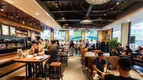 Đại gia chen chân đi bán cà phê, nhiều ông lớn chọn đẩy xe ra vỉa hè tìm khách