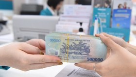 Thưởng cổ phiếu cho nhân viên hay chiêu móc túi nhà đầu tư nhỏ lẻ?