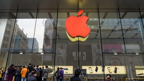 Chính phủ Trung Quốc từng 'dời' một ngọn núi để phục vụ Apple