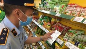 Cửa hàng Bách Hóa Xanh bị phát hiện bán hàng với giá cao hơn niêm yết. Ảnh: QLTT