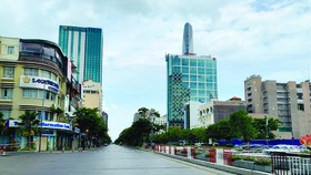 TPHCM và 18 tỉnh miền Nam tiepp61 tục giãn cách xã hội 14 ngày, người dân không được rời khỏi địa bàn cư trú. Ảnh: DĐDN