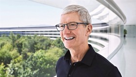 Ở thời điểm Cook đảm nhận vị trí CEO từ Steve Jobs vào cuối tháng 8.2011, Apple có vốn hóa thị trường 349 tỉ USD nhưng nay con số này là 2.500 tỷ USD. Ảnh: iclarified.com.