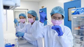 Bí thư Nguyễn Văn Nên: TPHCM tính tới chính sách để công nhân các tỉnh yên tâm quay trở lại làm việc
