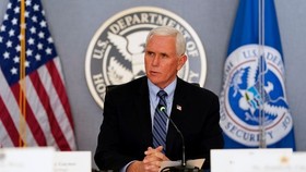 Ông Pence gọi điện cho bà Harris chúc mừng và đề nghị hỗ trợ