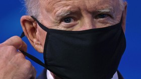 Ông Biden sẽ gặp nhiều khó khăn trong cuộc chiến chống COVID-19. Ảnh: Getty Images