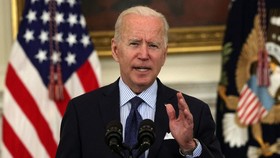 Biden họp báo tại Nhà Trắng hôm 4/5. Ảnh: AFP.