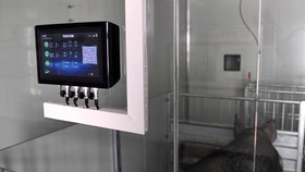 Thiết bị kiểm soát nhiệt độ và độ ẩm tại một trang trại lợn ở Chiết Giang, Trung Quốc - Ảnh: Getty/Bloomberg.