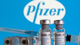 Ủy ban của FDA Mỹ nói không với mũi vaccine Pfizer thứ ba đại trà
