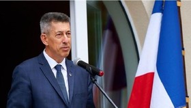 Belarus trục xuất đại sứ Pháp