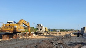 Công ty Cổ phần Đầu tư Xây dựng My Hoàng Dương san lấp mặt bằng khi chưa được phép của cơ quan chức năng tại khu đô thị Ánh Dương