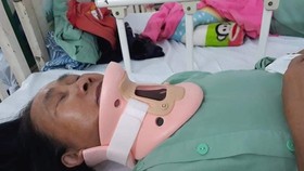 Chị Thanh bị gãy cột sống cổ