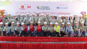 Hòa Bình cất nóc vượt tiến độ Phân khu 2, khu Origami, Vinhomes Grand Park
