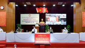 Toàn cảnh hội nghị tiếp xúc trực tuyến tại điểm cầu Văn phòng Thành ủy Đà Nẵng. Ảnh: VGP