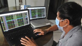 VN-Index giảm gần 39 điểm