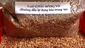 Gạo lứt Châu hồng võ do KS Lê Quốc Việt sản xuất ở Kiên Giang. Ảnh: THU NGUYỄN