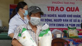 Những phần gạo nghĩa tình kịp thời hỗ trợ người dân khó khăn trong thời gian giãn cách xã hội