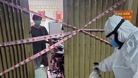 Bình oxy được nhóm của anh Huy đem đến tận nhà bệnh nhân