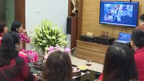 Một đám cưới online. Ảnh: VTV