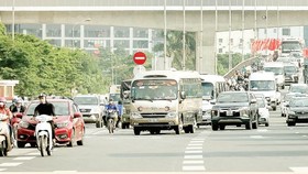 Giá xăng dầu tăng cao sẽ gây khó khăn cho quá trình phục hồi kinh tế và đời sống. Ảnh: VIẾT CHUNG