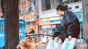 Những món ăn hè phố gần gũi, dung dị (Ảnh chụp ở thời điểm dịch Covid-19 chưa bùng phát trong cộng đồng)