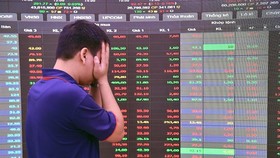 Nhà đầu tư hoảng loạn xả hàng bằng mọi giá, gần 1.000 mã cổ phiếu giảm giá
