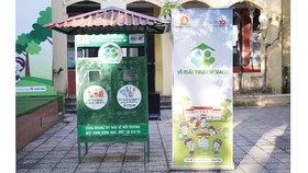 Thu gom rác gây quỹ học bổng