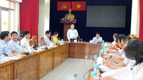 Phó Chủ tịch UBND TPHCM Dương Anh Đức làm việc tại quận 5 ngày 5-3. Ảnh: THU HƯỜNG