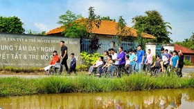 Tuyên dương 51 gương khuyết tật, trẻ mồ côi và người bảo trợ tiêu biểu