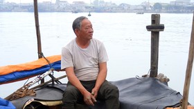 Lão ngư Nguyễn Thái Sơn, thôn Hồng Thái (Nghệ An) buồn bã vì ngư trường ngày càng cạn kiệt