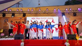 Bài hát “Khát vọng tuổi trẻ” hào hùng kết hợp đồng diễn Semaphore gây ấn tượng sâu sắc trong lòng khán giả