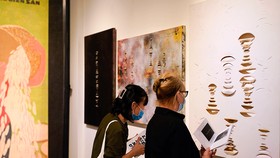 Một buổi triển lãm tại Sàn Art