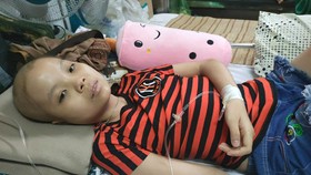 10 năm chống chọi với khối u não