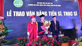 Quy chế mới về đào tạo tiến sĩ: Giảm chuẩn hay phù hợp thực tế?