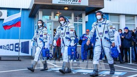 Nhóm làm phim Nga “cập bến” ISS